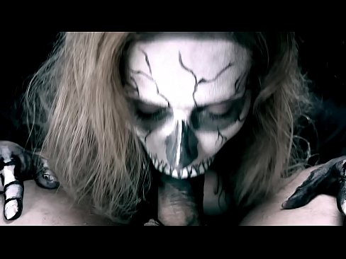 ❤️ Demon cailín sucking coileach lena béal dubh agus shlogtha cum. ☑  Gnéas  ag ga.hdporn24.ru ☑